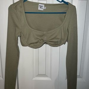 Light army green color. Size 6 from princess poly
